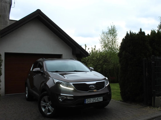 Kia Sportage cena 43500 przebieg: 177000, rok produkcji 2010 z Sosnowiec małe 211